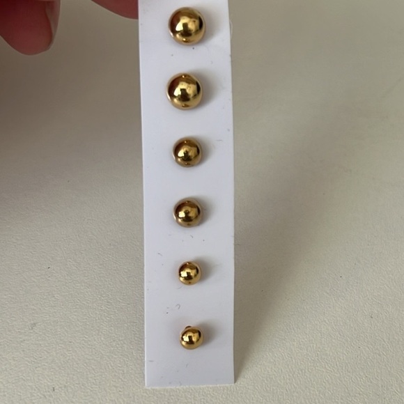 NWT Set of 3 Stud Earrings in Gold Tone - Picture 6 of 8